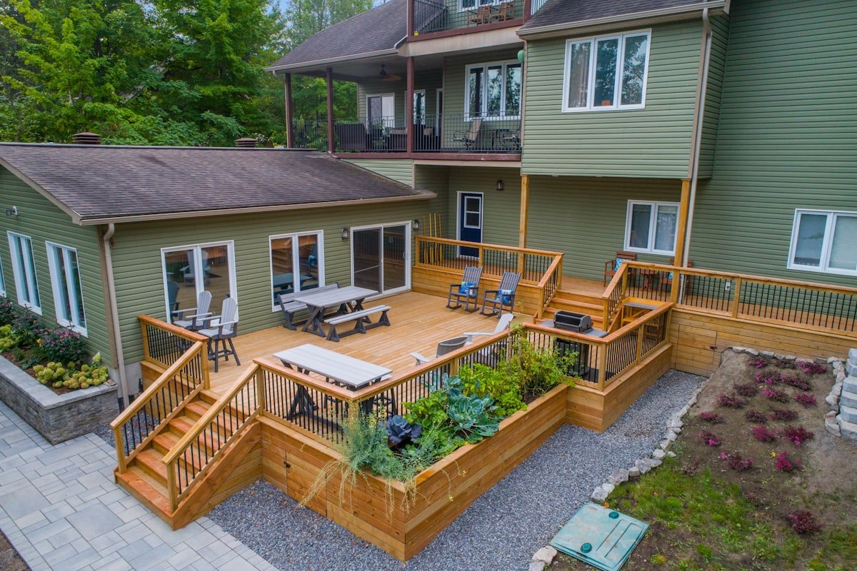Custom Western red cedar deck installation project in Austin, Texas